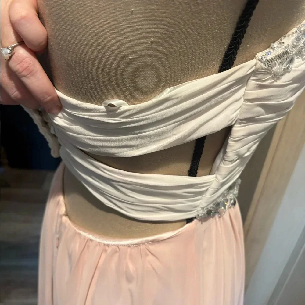 Embellished White and Pink Sweetheart Gown - Picture 6 of 9